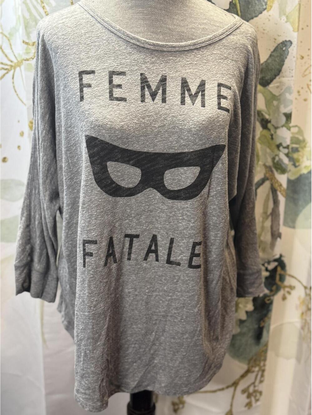 Old Navy Femme Fatale Gray Graphic Sweatshirt 1X